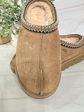 UGG Women's Tasman Chestnut Suede Shearling Clog Slippers